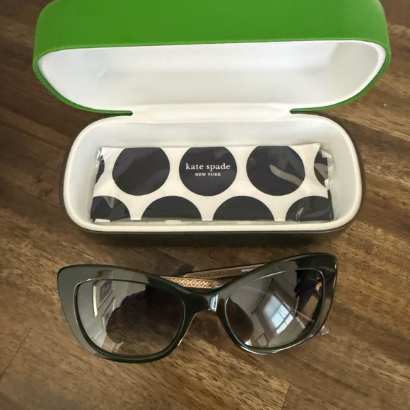 New Kate Spade Sunglasses - Picture 1 of 4